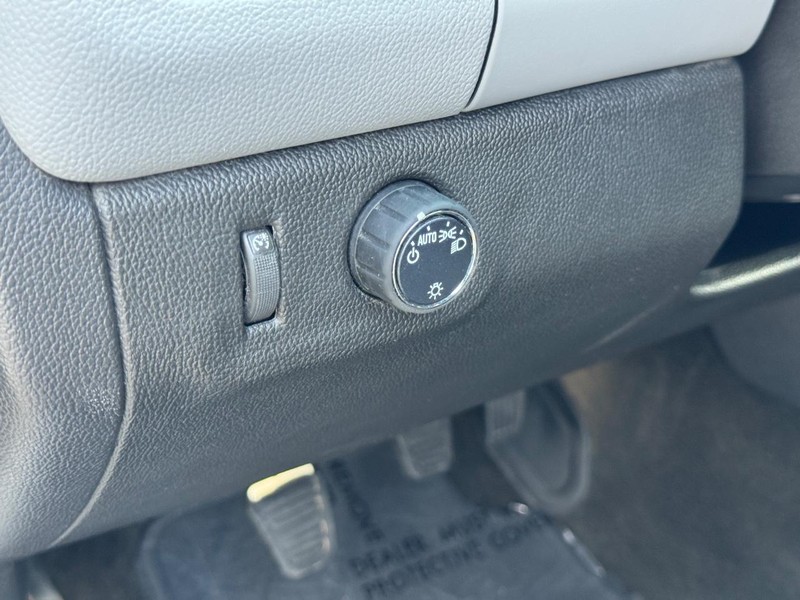 Chevrolet Colorado Vehicle Image 17
