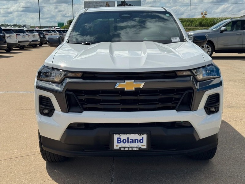 Chevrolet Colorado Vehicle Image 09