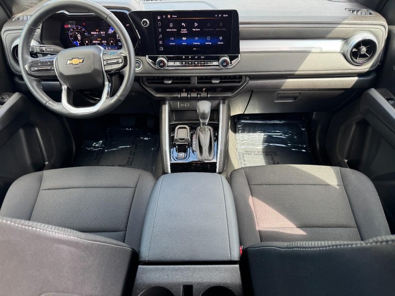 Chevrolet Colorado Vehicle Image 11