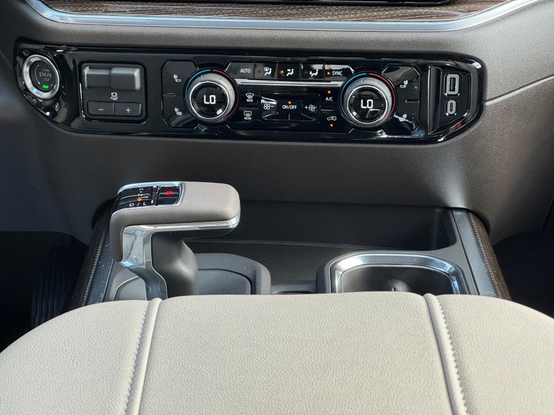 Chevrolet Silverado 1500 Vehicle Image 09