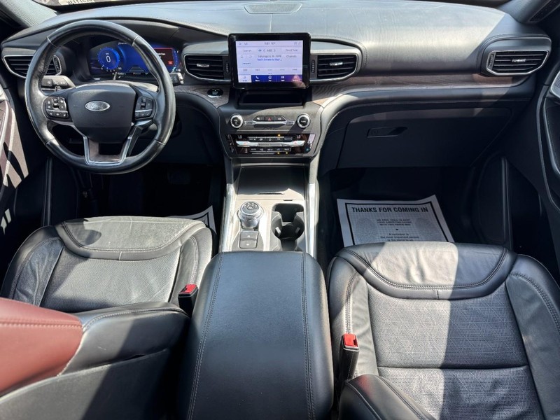 Ford Explorer Vehicle Image 11