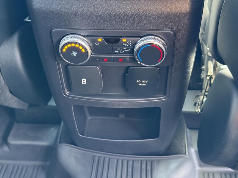 Ford Explorer Vehicle Image 16