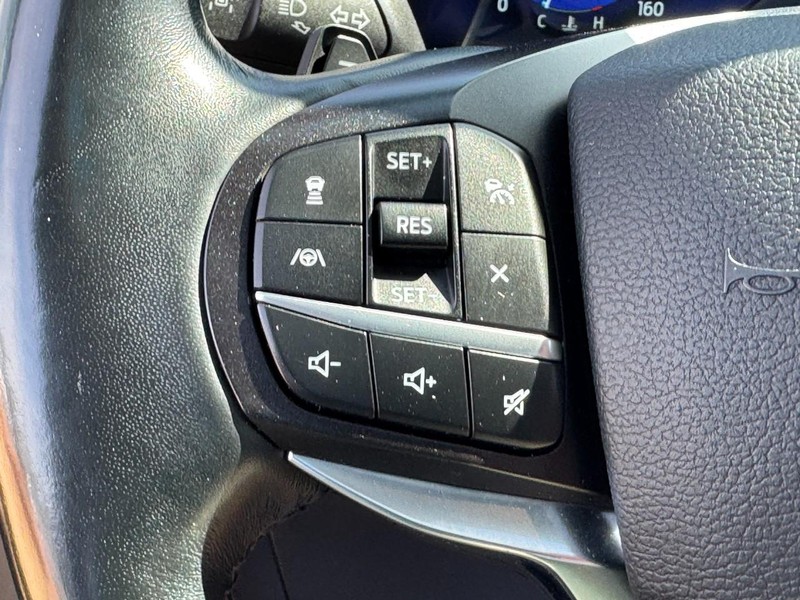 Ford Explorer Vehicle Image 18