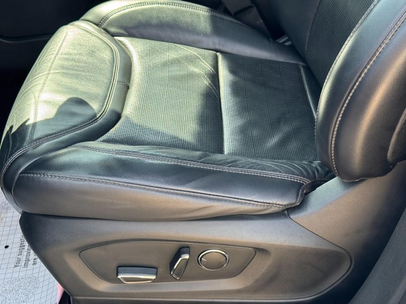 Ford Explorer Vehicle Image 27