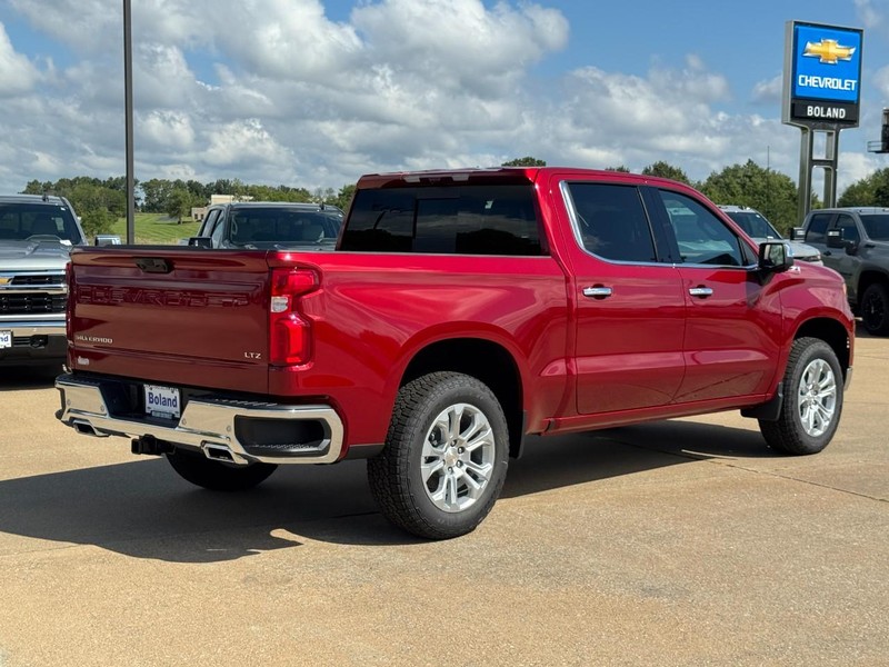 Chevrolet Silverado 1500 Vehicle Image 03