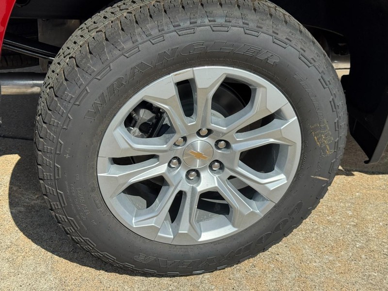 Chevrolet Silverado 1500 Vehicle Image 04