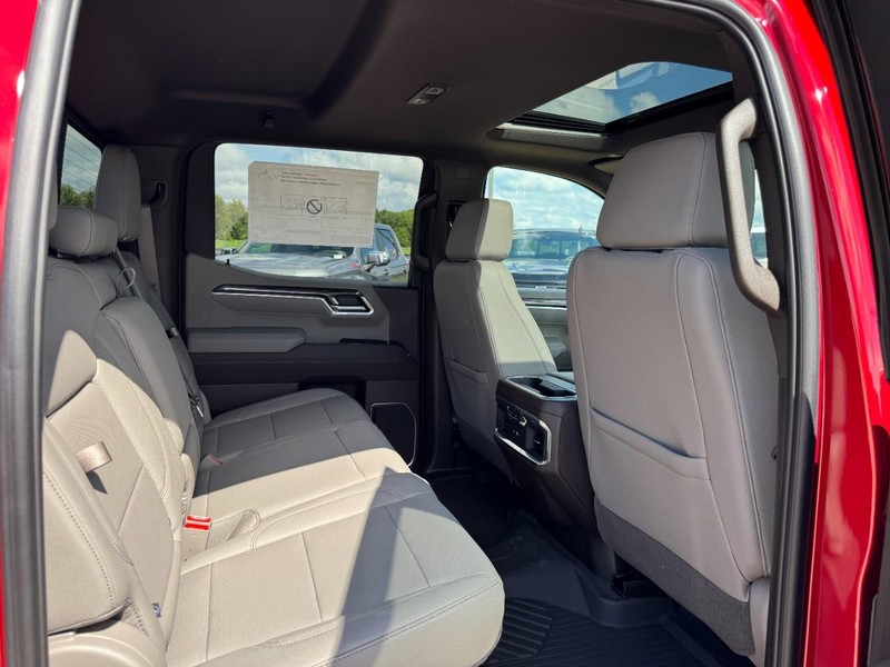 Chevrolet Silverado 1500 Vehicle Image 05