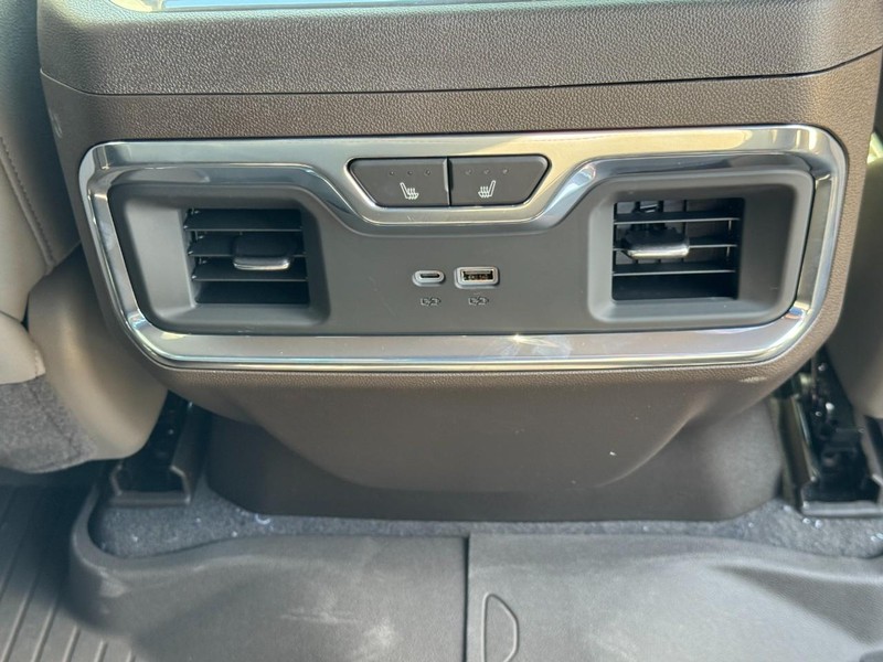 Chevrolet Silverado 1500 Vehicle Image 10