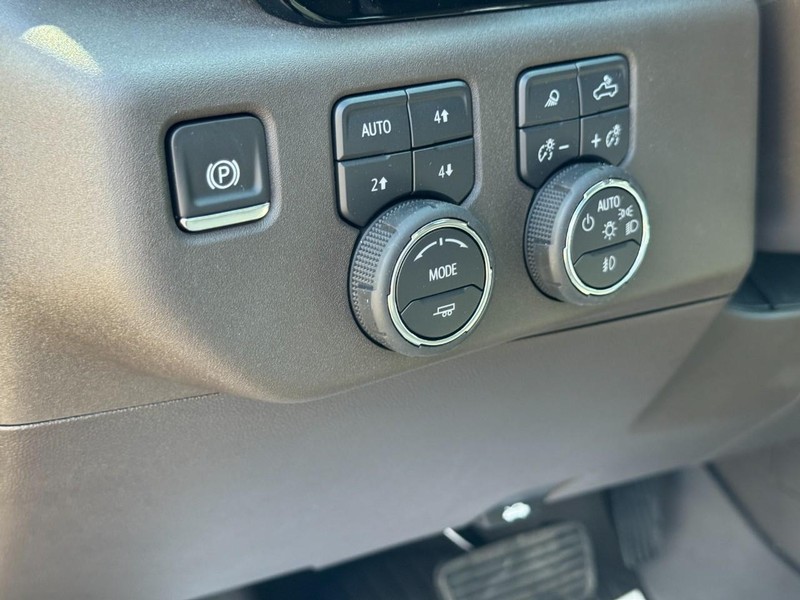 Chevrolet Silverado 1500 Vehicle Image 12