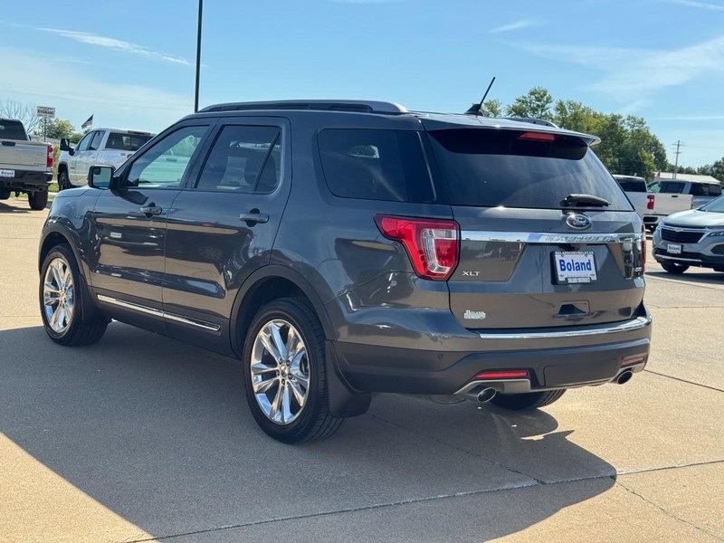 Ford Explorer Vehicle Image 06