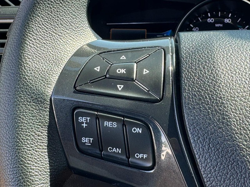 Ford Explorer Vehicle Image 18