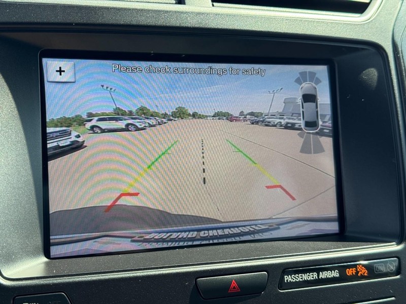 Ford Explorer Vehicle Image 21