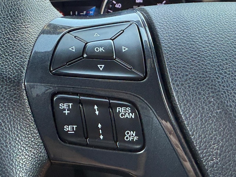 Ford Explorer Vehicle Image 14