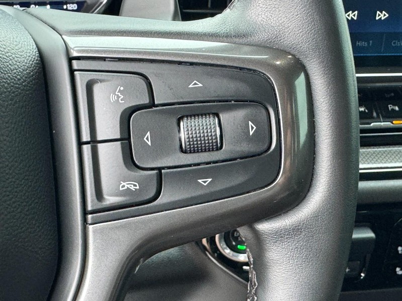 Chevrolet Silverado 1500 Vehicle Image 18