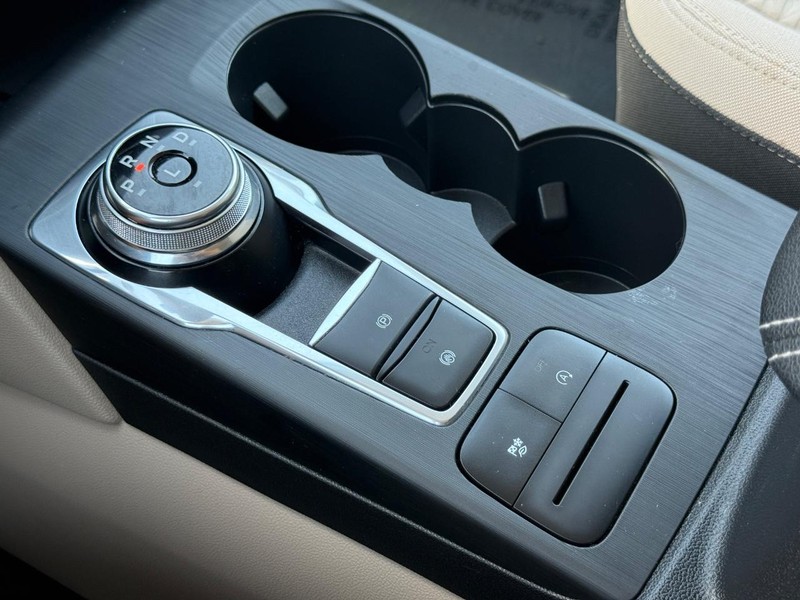 Ford Escape Vehicle Image 19