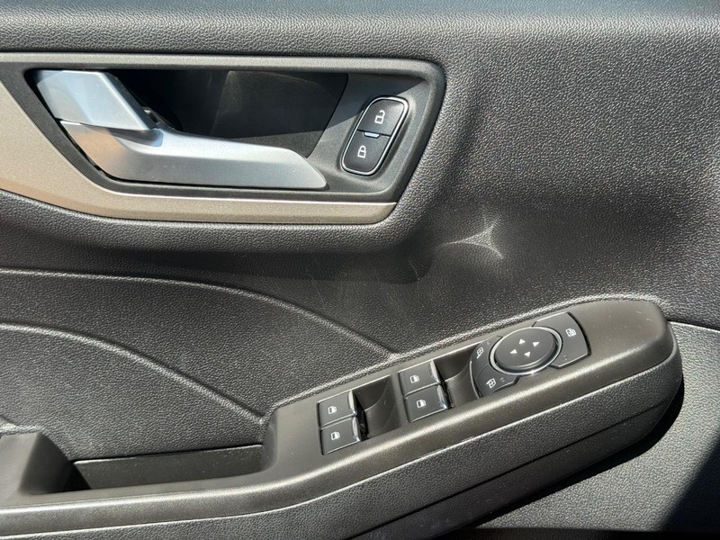 Ford Escape Vehicle Image 23