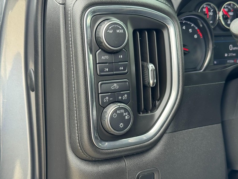 Chevrolet Silverado 1500 Vehicle Image 17