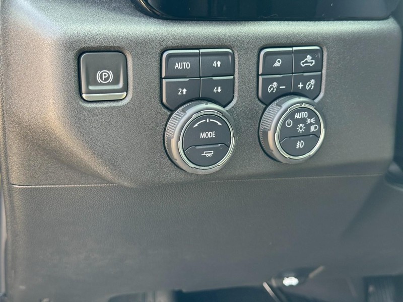 Chevrolet Silverado 1500 Vehicle Image 17
