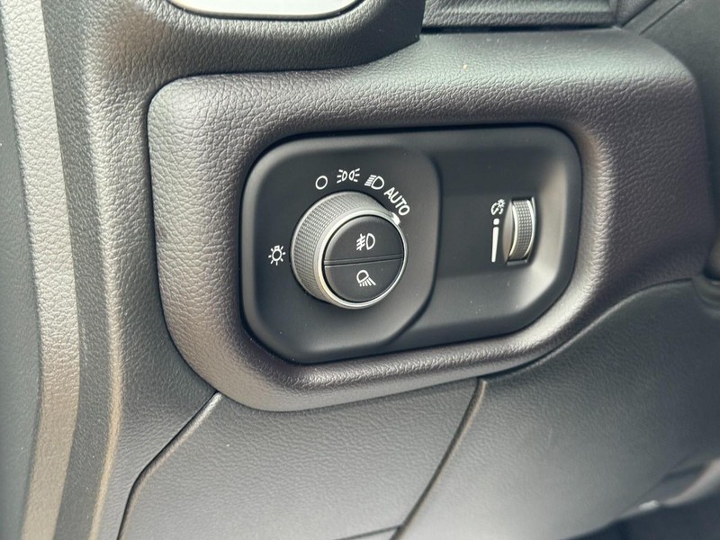 Ram 2500 Vehicle Image 17