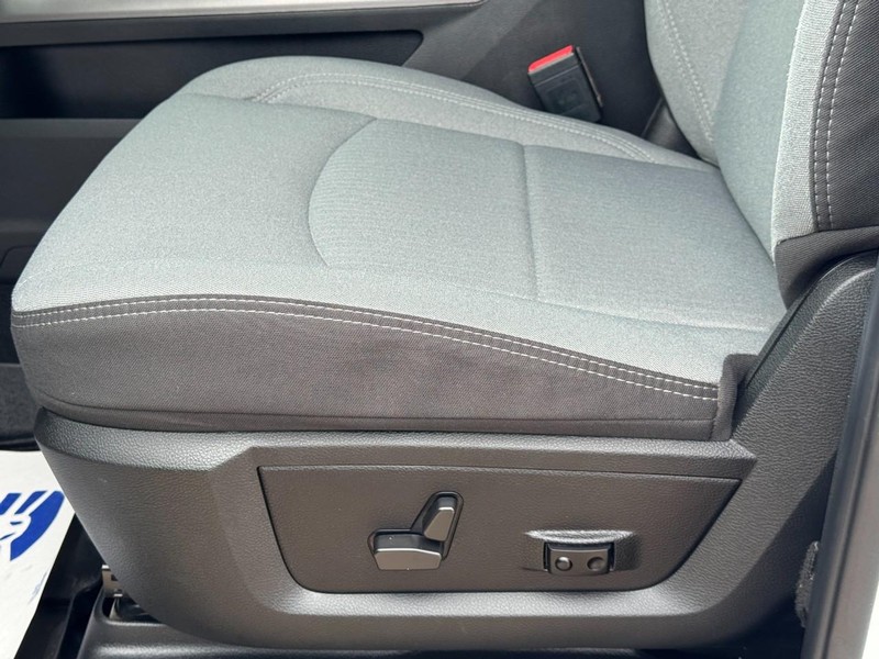 Ram 2500 Vehicle Image 26