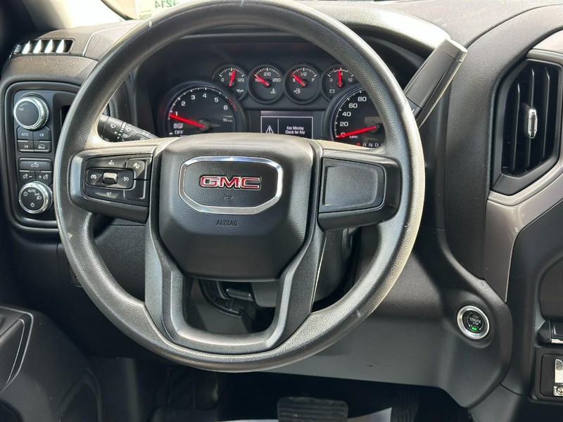 GMC Sierra 1500 Vehicle Image 12