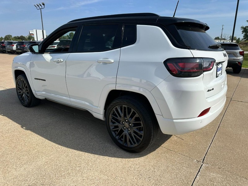 Jeep Compass Vehicle Image 06