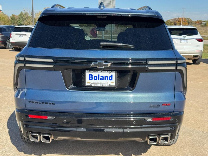 Chevrolet Traverse Vehicle Image 04