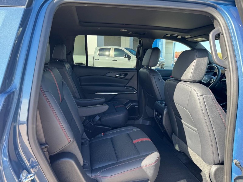 Chevrolet Traverse Vehicle Image 09