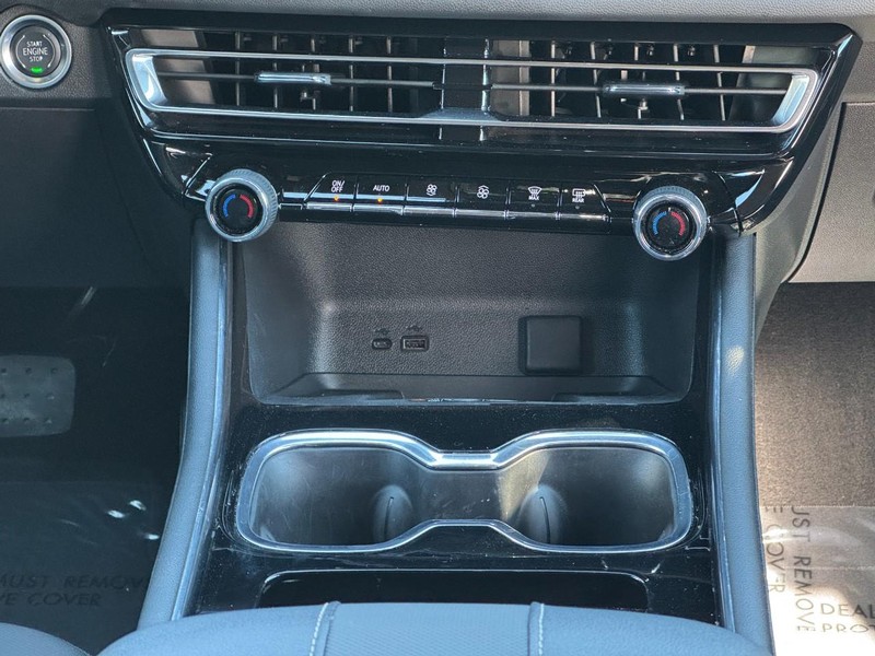 Chevrolet Traverse Vehicle Image 14