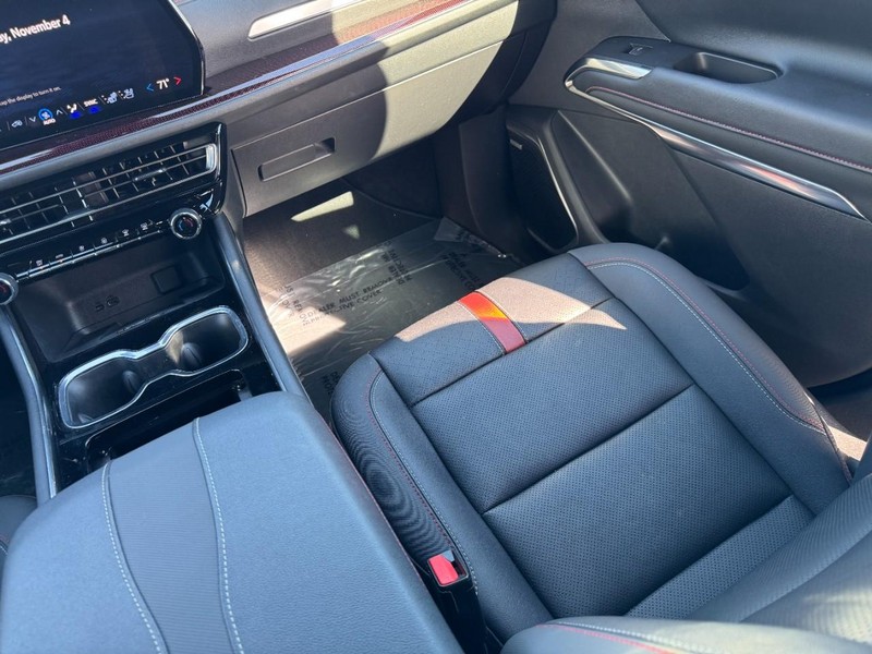 Chevrolet Traverse Vehicle Image 15