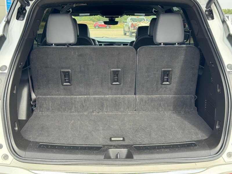 Buick Enclave Vehicle Image 04