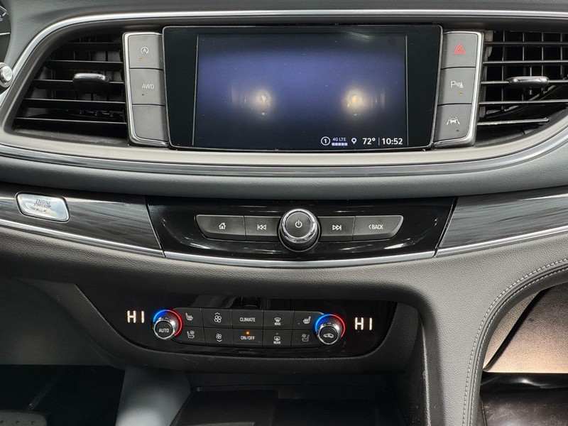 Buick Enclave Vehicle Image 14