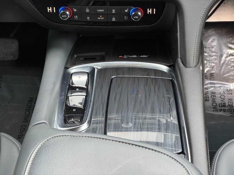 Buick Enclave Vehicle Image 15