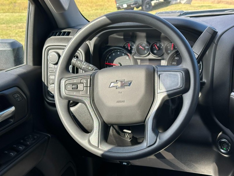 Chevrolet Silverado 2500HD Vehicle Image 06