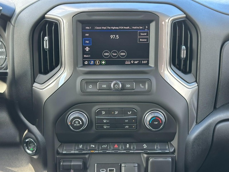 Chevrolet Silverado 2500HD Vehicle Image 07