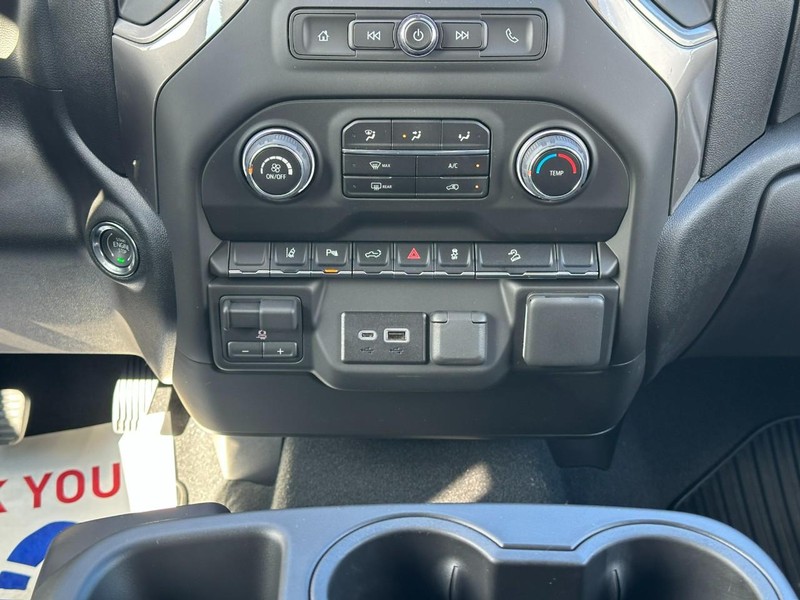 Chevrolet Silverado 2500HD Vehicle Image 08