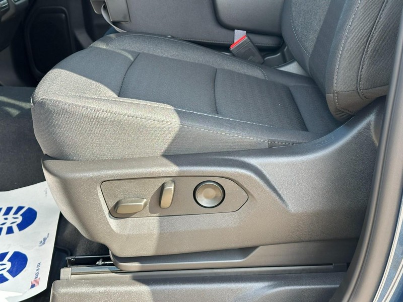 Chevrolet Silverado 2500HD Vehicle Image 10