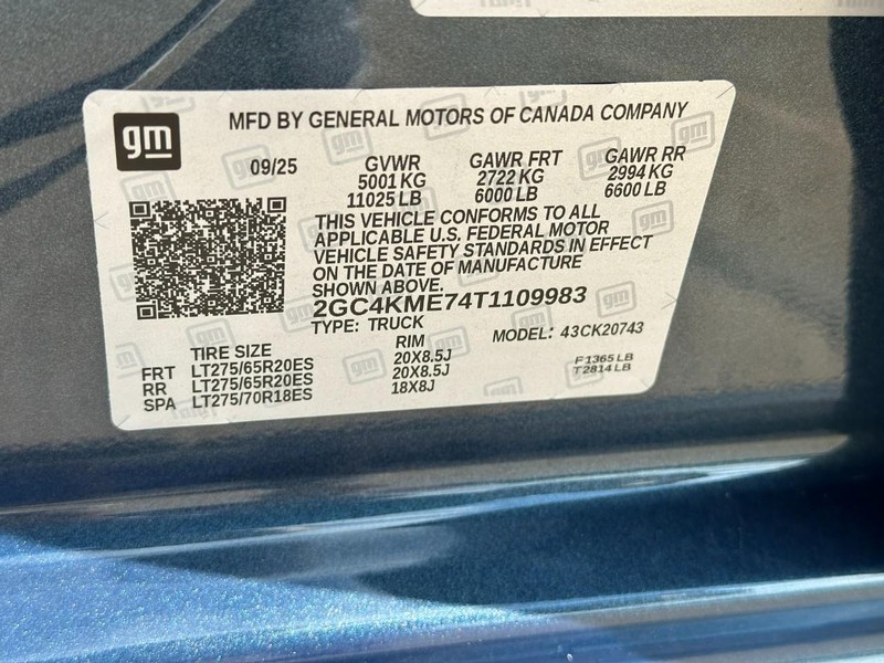 Chevrolet Silverado 2500HD Vehicle Image 14