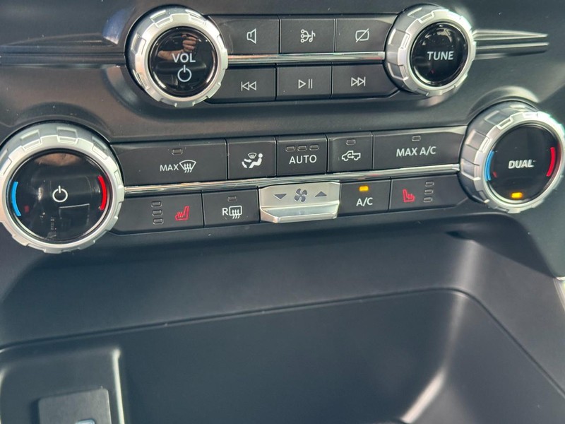 Ford F-150 Vehicle Image 24