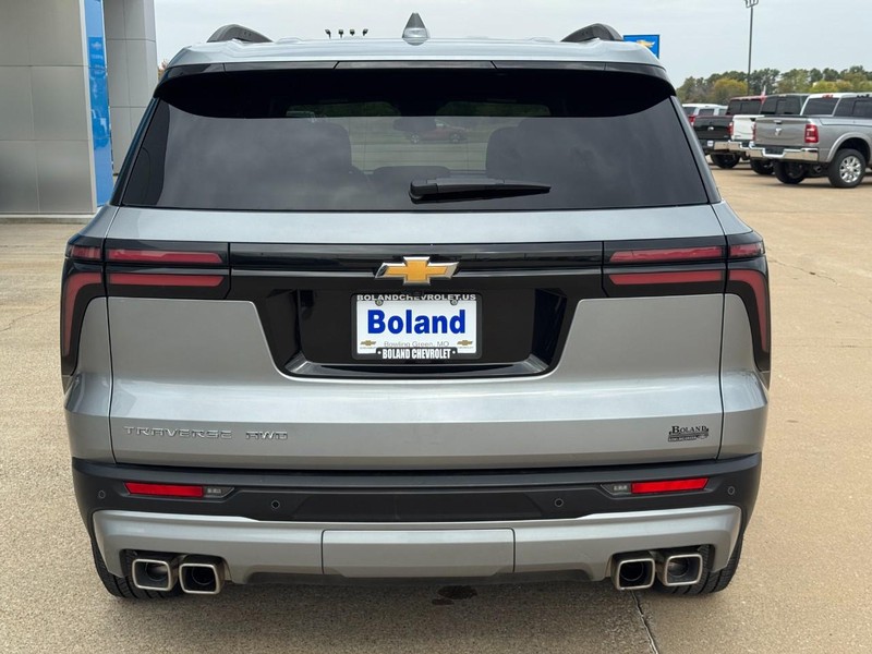 Chevrolet Traverse Vehicle Image 05