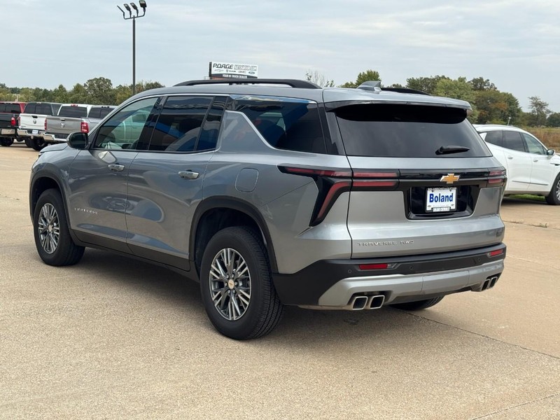 Chevrolet Traverse Vehicle Image 06