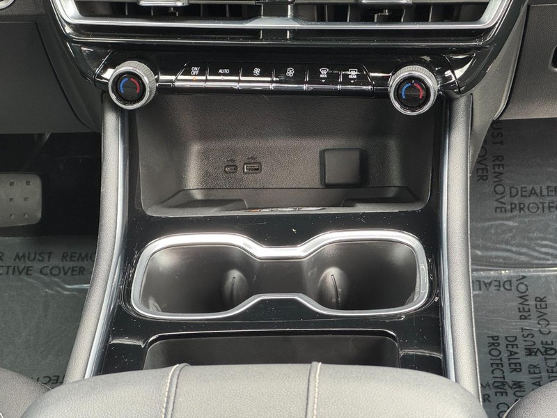 Chevrolet Traverse Vehicle Image 15