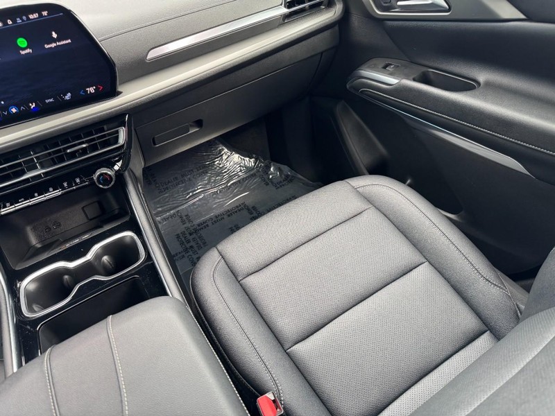 Chevrolet Traverse Vehicle Image 16