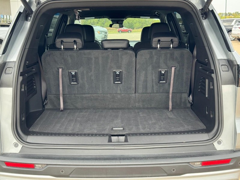 Chevrolet Traverse Vehicle Image 04