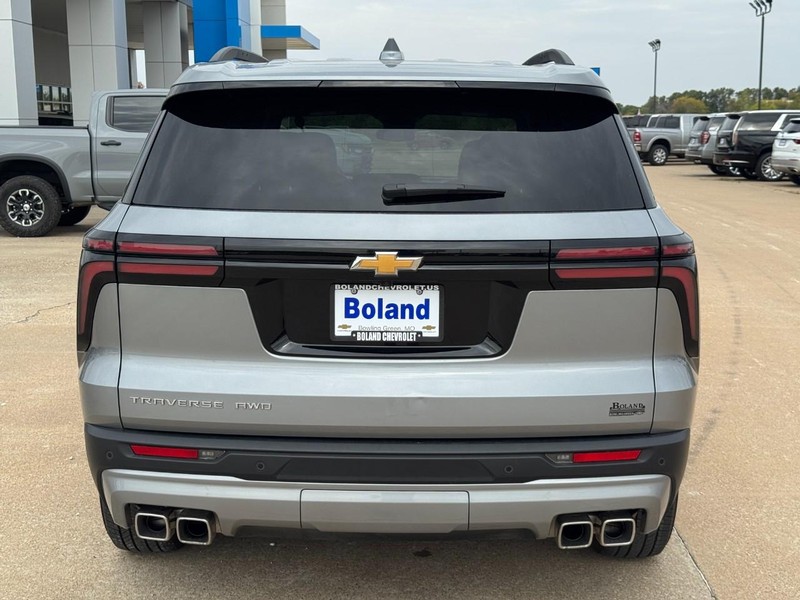 Chevrolet Traverse Vehicle Image 05