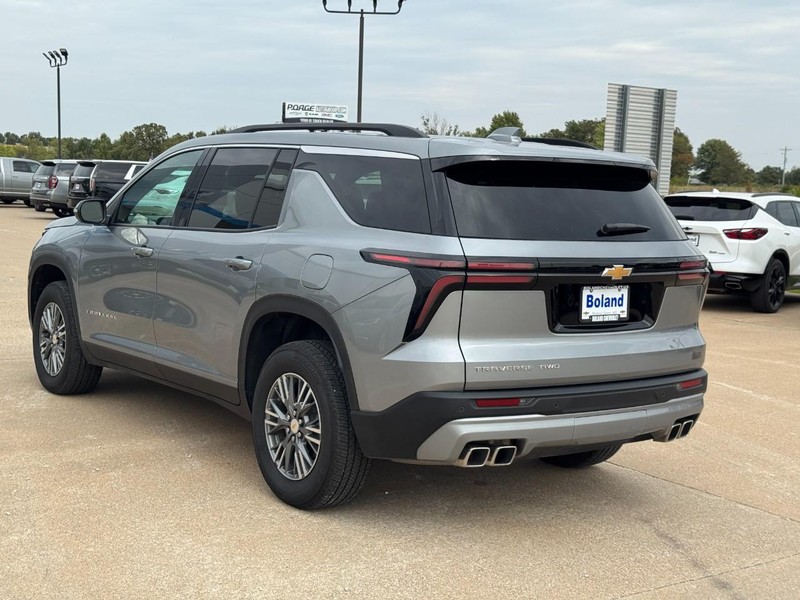 Chevrolet Traverse Vehicle Image 06