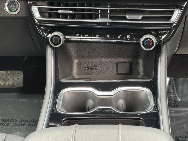 Chevrolet Traverse Vehicle Image 15