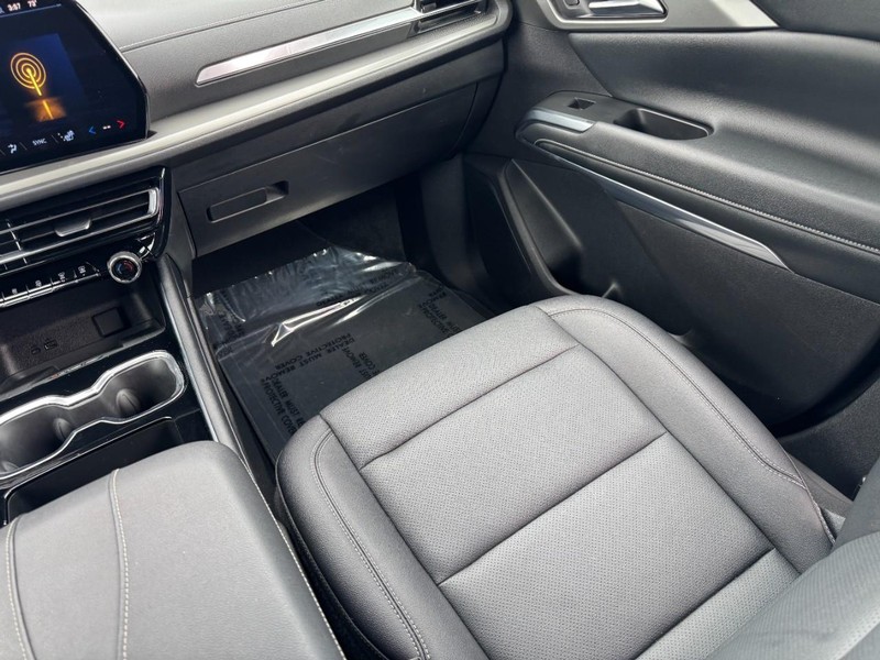 Chevrolet Traverse Vehicle Image 16