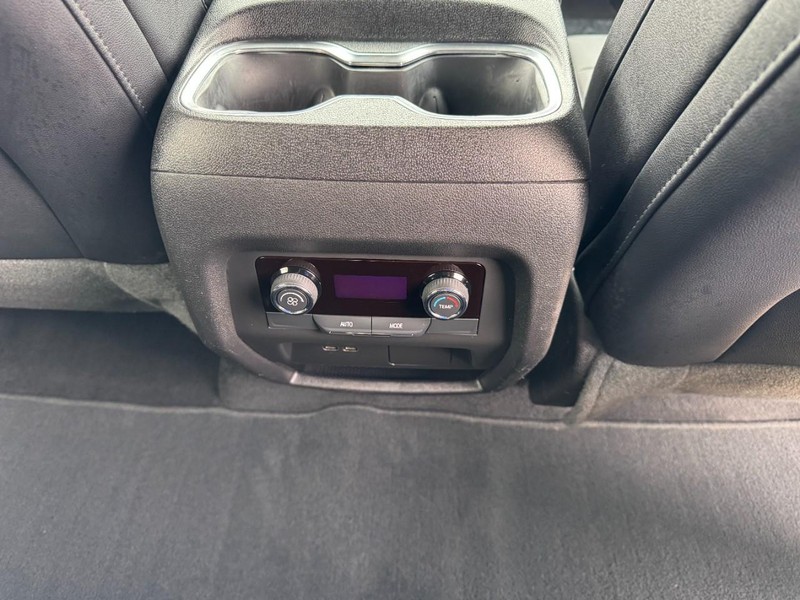 Chevrolet Traverse Vehicle Image 17