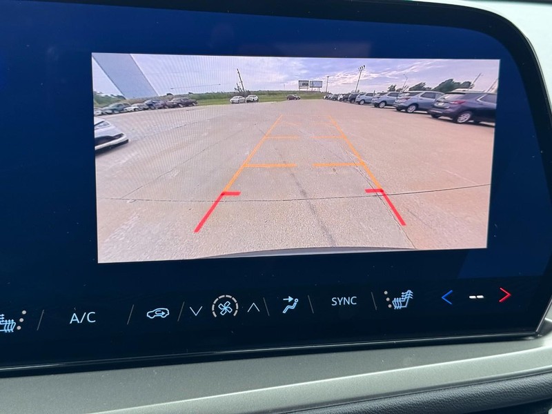 Chevrolet Traverse Vehicle Image 22